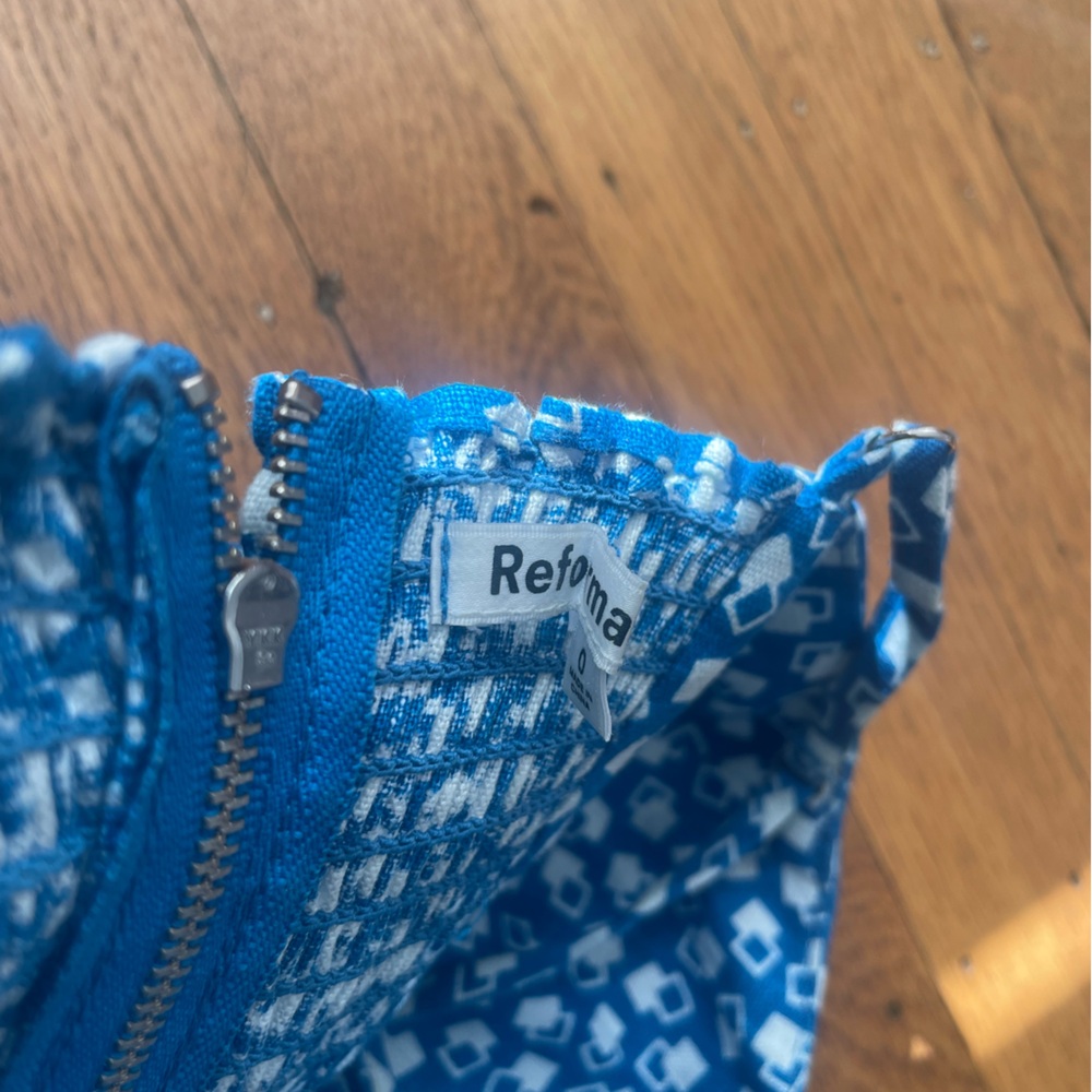 Reformation Overland Linen Top blue white, size 0, excellent condition - Picture 3 of 4
